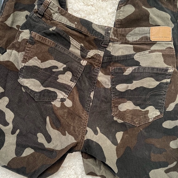 🖤Host Pick🖤 NWOT American eagle, camo corduroy, Mom Jeans. - Picture 5 of 5